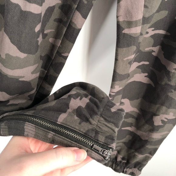ATHLETA Farallon Camo Jogger Pant 8 Camouflage Elastic Waist Pockets 452893 - Picture 4 of 11